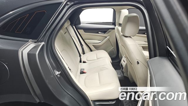 Jaguar F-PACE 2022 — photo 16