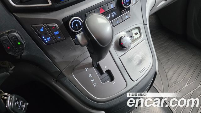 Hyundai Starex 2019 — photo 12
