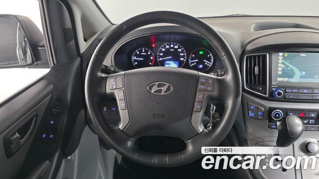 Hyundai Starex 2019 — photo 19