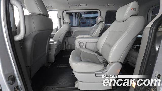 Hyundai Starex 2019 — photo 23