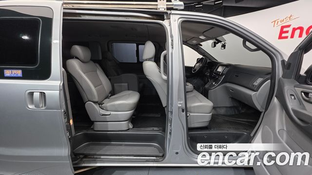 Hyundai Starex 2019 — photo 24