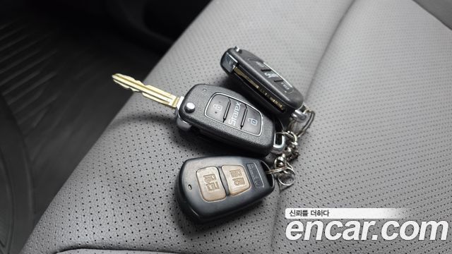 Hyundai Starex 2019 — photo 25