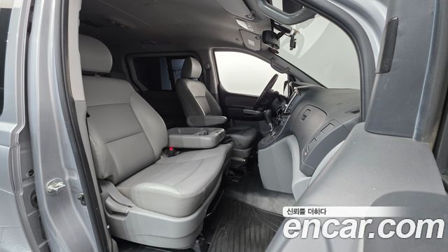Hyundai Starex 2019 — photo 16