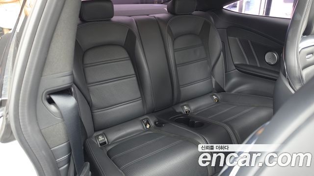 Mercedes-Benz C-Class 2018 — photo 18