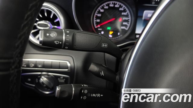 Mercedes-Benz C-Class 2018 — photo 25