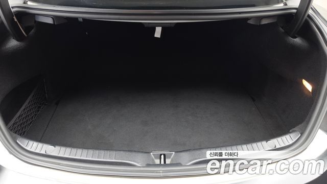 Mercedes-Benz C-Class 2018 — photo 26