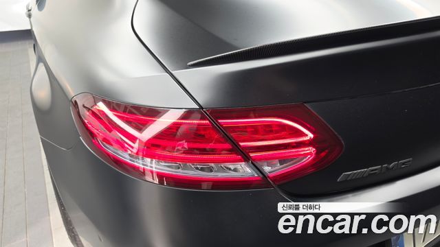 Mercedes-Benz C-Class 2018 — photo 9
