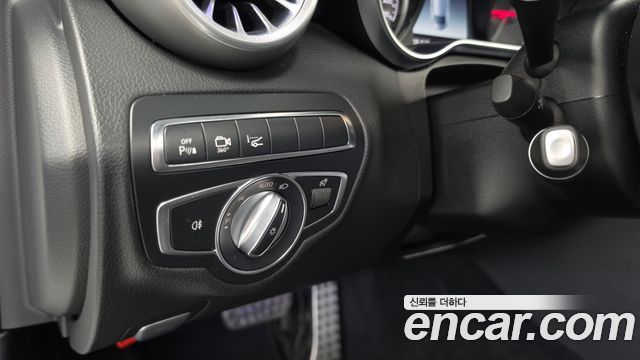 Mercedes-Benz C-Class 2018 — photo 16