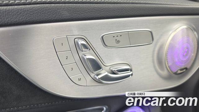 Mercedes-Benz C-Class 2018 — photo 31