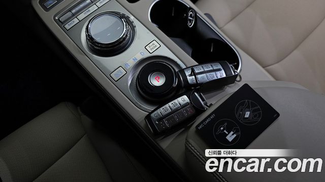 Genesis GV70 2024 — photo 12