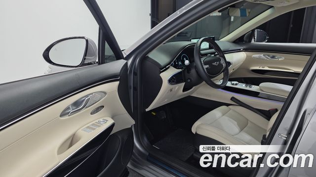 Genesis GV70 2024 — photo 13