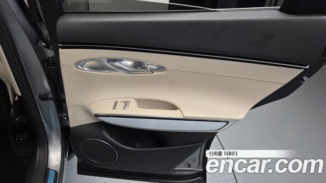 Genesis GV70 2024 — photo 15