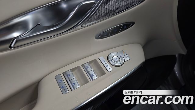 Genesis GV70 2024 — photo 27