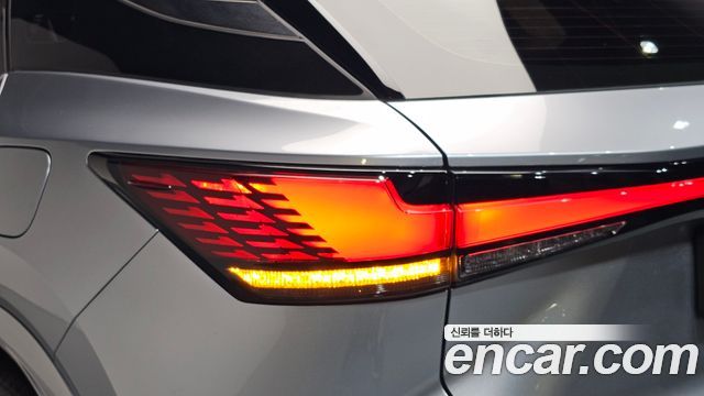Lexus RX 2025 — photo 9