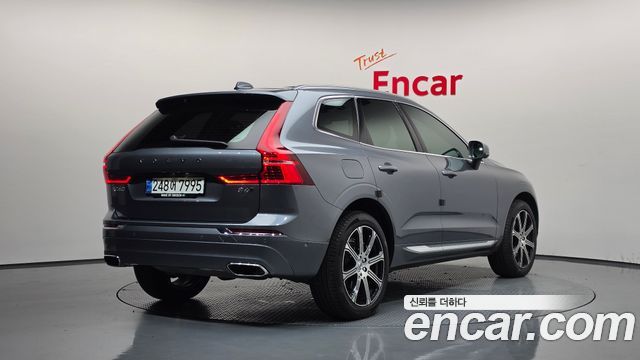 Volvo XC60 2021 — photo 2