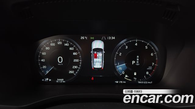 Volvo XC60 2021 — photo 11
