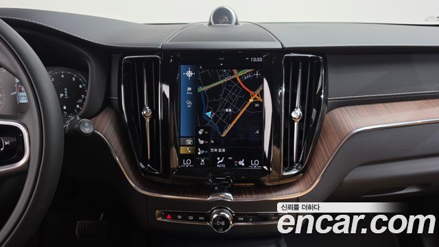 Volvo XC60 2021 — photo 19