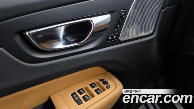 Volvo XC60 2021 — photo 26