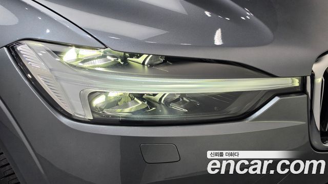 Volvo XC60 2021 — photo 8