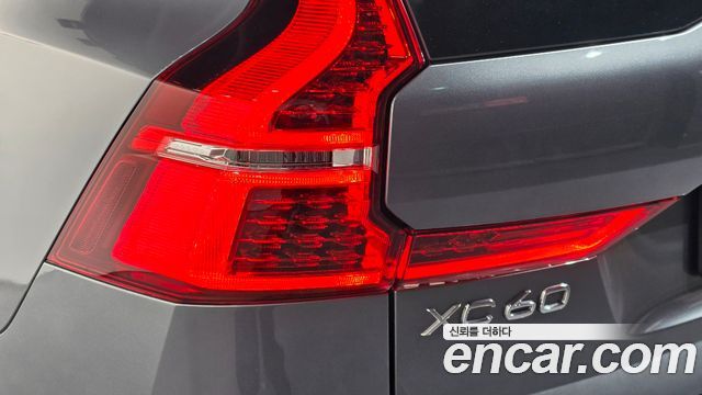 Volvo XC60 2021 — photo 9
