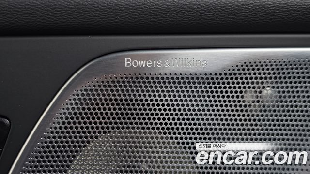Volvo XC60 2021 — photo 34