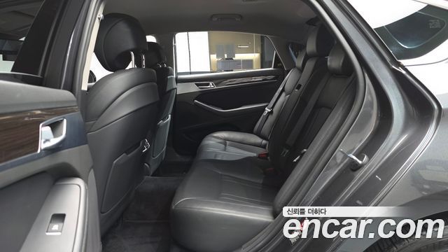 Genesis G80 2018 — photo 18
