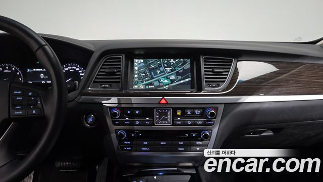 Genesis G80 2018 — photo 20