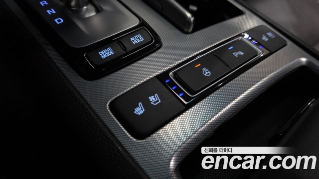 Genesis G80 2018 — photo 23