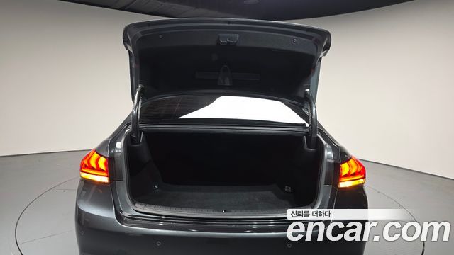 Genesis G80 2018 — photo 25