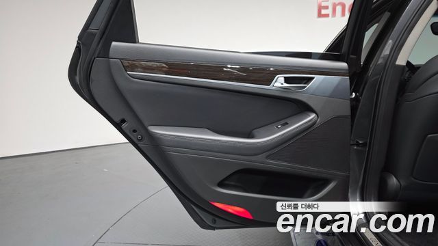 Genesis G80 2018 — photo 15