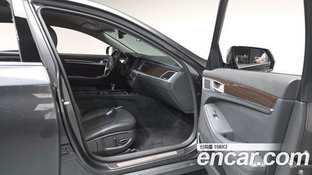 Genesis G80 2018 — photo 16