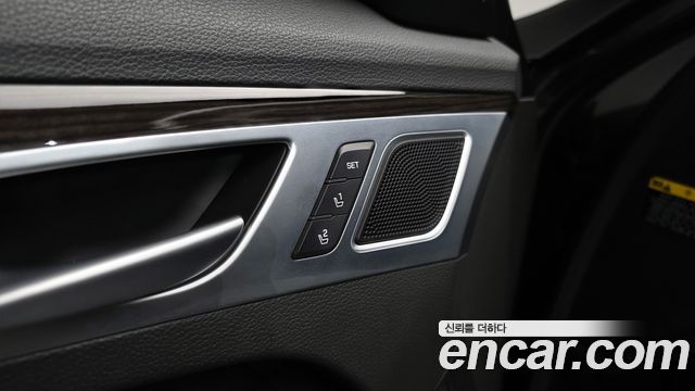 Genesis G80 2018 — photo 32