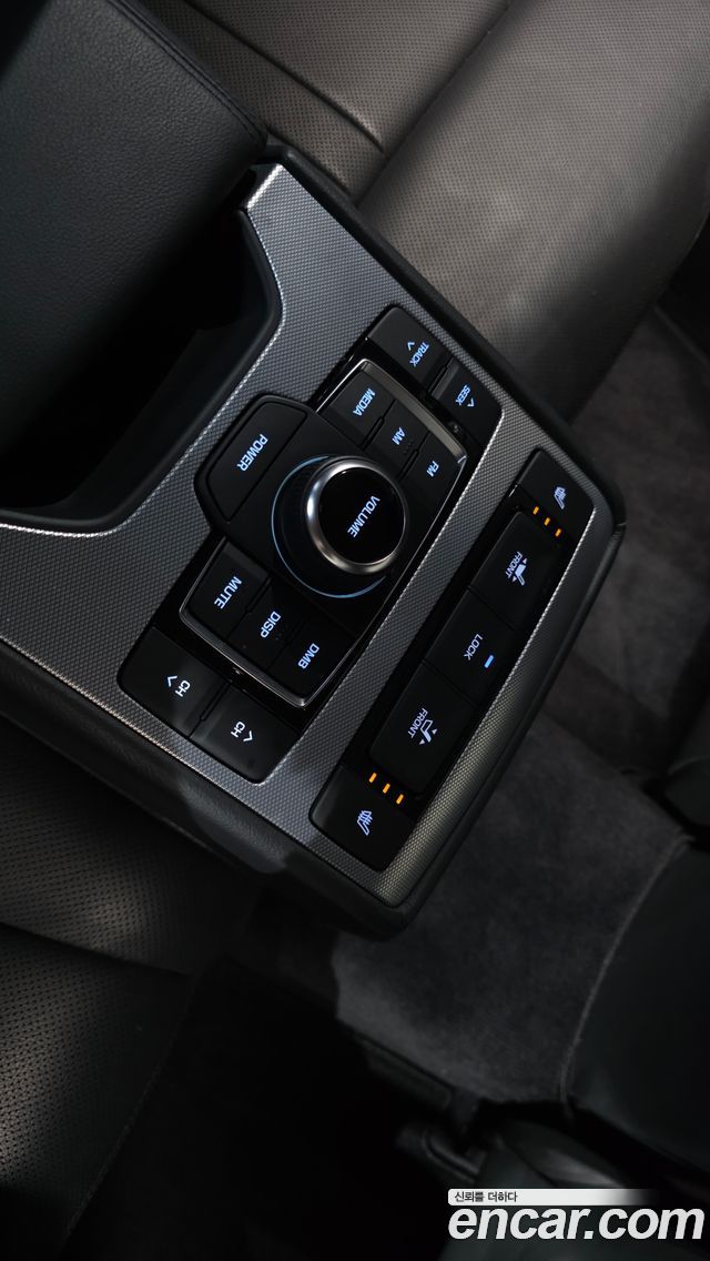 Genesis G80 2018 — photo 33