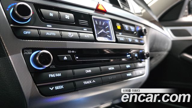Genesis G80 2018 — photo 39