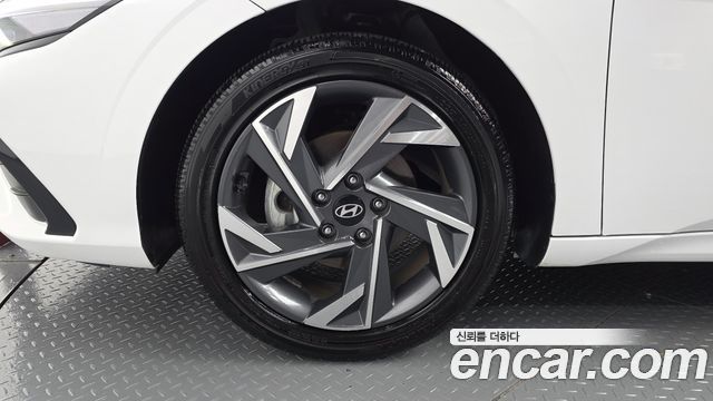 Hyundai AVANTE 2024 — photo 5