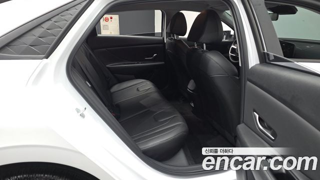 Hyundai AVANTE 2024 — photo 18