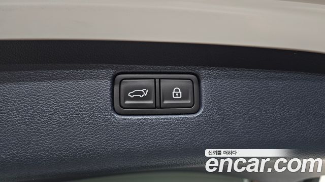 Genesis GV80 2020 — photo 36