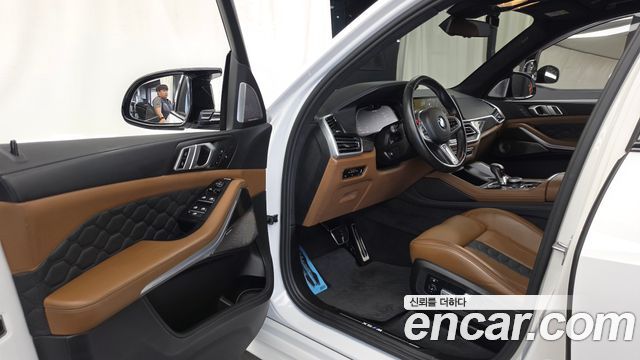 BMW X5M 2021 — photo 13