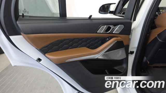 BMW X5M 2021 — photo 15