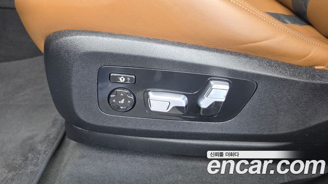 BMW X5M 2021 — photo 32