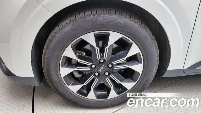 Kia Canival 2023 — photo 5