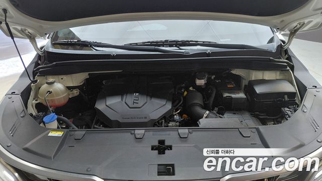 Kia Canival 2023 — photo 6