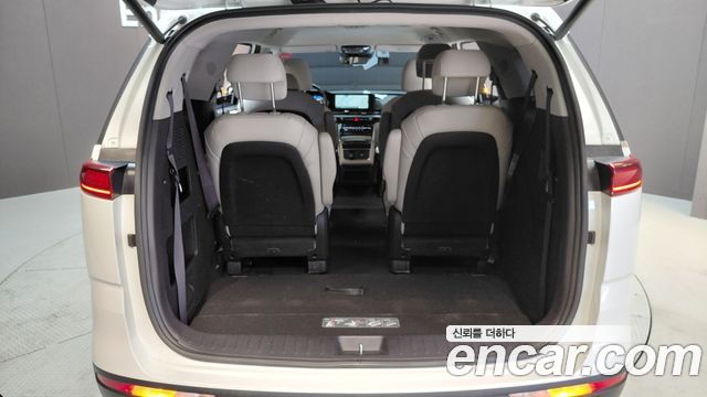 Kia Canival 2023 — photo 25