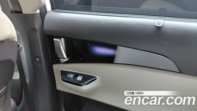 Kia Canival 2023 — photo 26