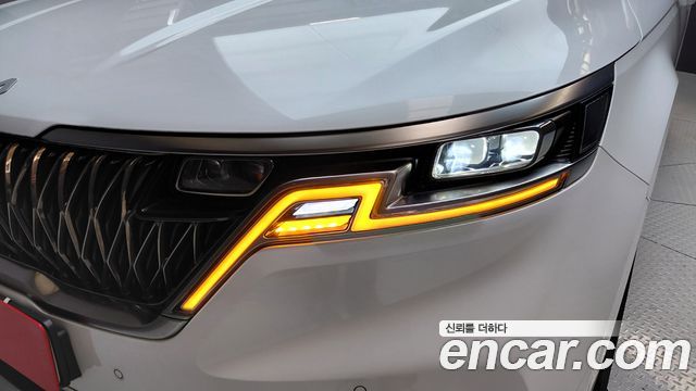 Kia Canival 2023 — photo 8