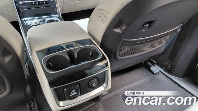 Kia Canival 2023 — photo 31