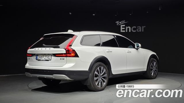 Volvo V90 2024 — photo 2