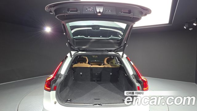 Volvo V90 2024 — photo 17