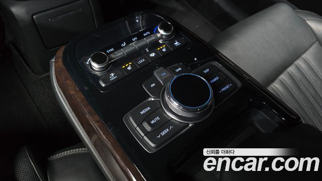 Genesis EQ900 2018 — photo 19