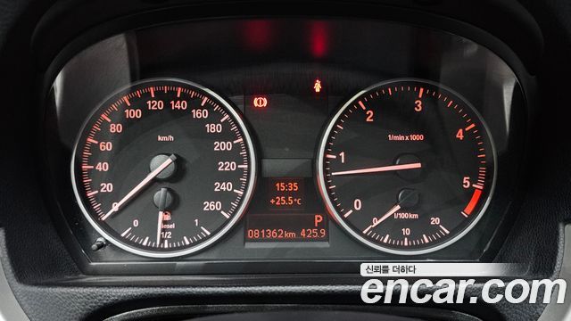 BMW 3-Series 2011 — photo 8